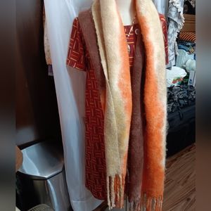 XL. Blanket scarf. Xtra soft. . Ambre